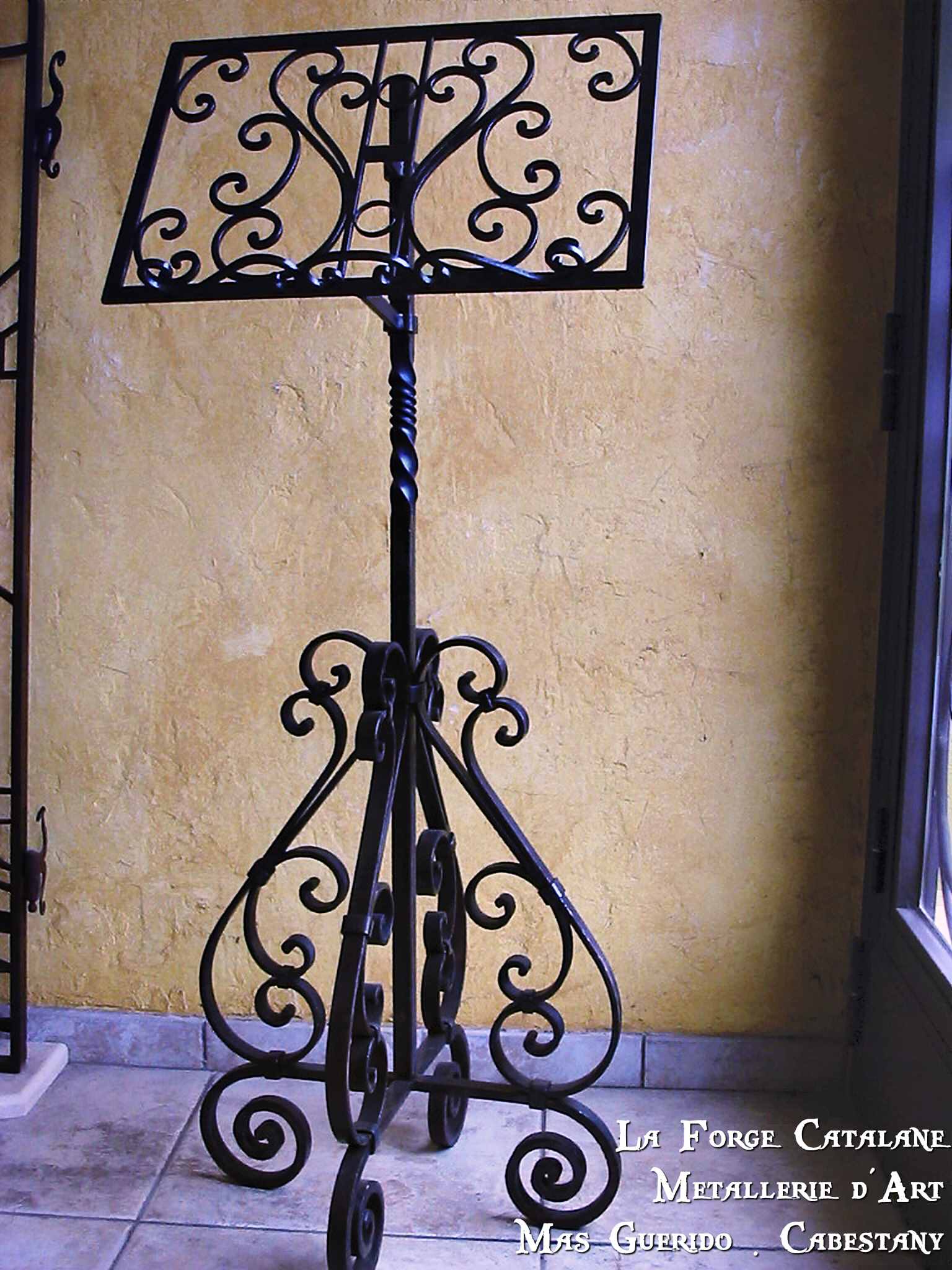 porte partitions en fer ouvrager  forge catalane.jpg